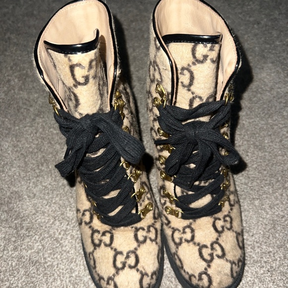 GUCCI BEIGE GG WOOL ANKLE BOOTS 👢 Authentic - Picture 1 of 3